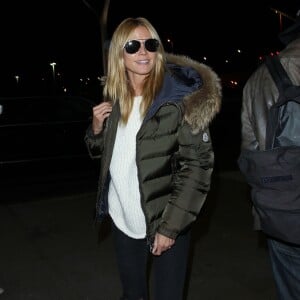 Heidi Klum arrive à l' aéroport à Los Angeles Le 27 Novembre 2015