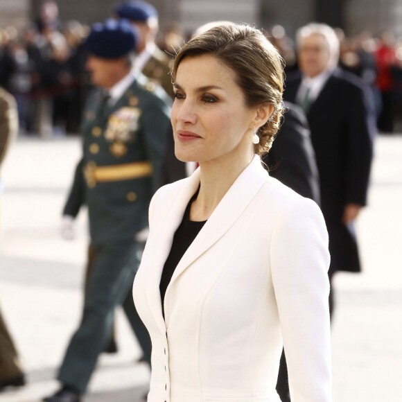 Le roi Felipe VI d'Espagne présidait, avec la reine Letizia, la Pâque militaire au palais du Pardo à Madrid le 6 janvier 2016. Leur entrée officielle dans la nouvelle année.