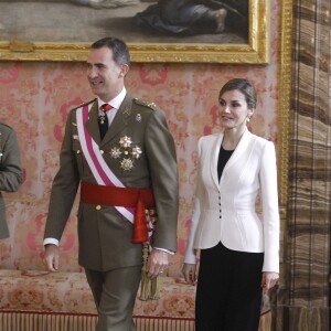 Le roi Felipe VI d'Espagne présidait, avec la reine Letizia, la Pâque militaire au palais du Pardo à Madrid le 6 janvier 2016. Leur entrée officielle dans la nouvelle année.