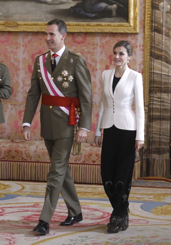 Le roi Felipe VI d'Espagne présidait, avec la reine Letizia, la Pâque militaire au palais du Pardo à Madrid le 6 janvier 2016. Leur entrée officielle dans la nouvelle année.