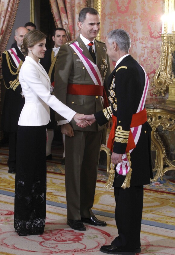 Le roi Felipe VI d'Espagne présidait, avec la reine Letizia, la Pâque militaire au palais du Pardo à Madrid le 6 janvier 2016. Leur entrée officielle dans la nouvelle année.