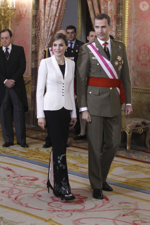 Le roi Felipe VI d'Espagne présidait, avec la reine Letizia, la Pâque militaire au palais du Pardo à Madrid le 6 janvier 2016. Leur entrée officielle dans la nouvelle année.