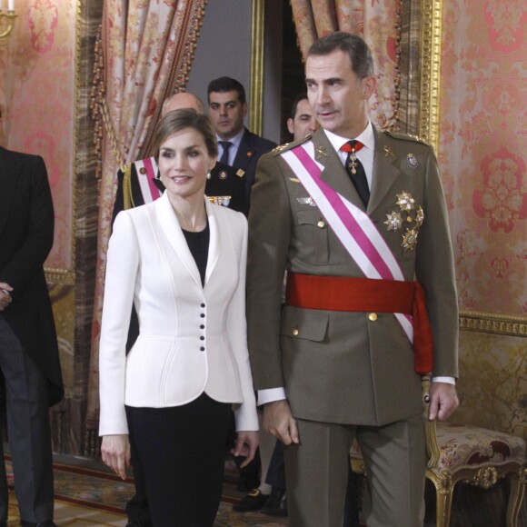 Le roi Felipe VI d'Espagne présidait, avec la reine Letizia, la Pâque militaire au palais du Pardo à Madrid le 6 janvier 2016. Leur entrée officielle dans la nouvelle année.