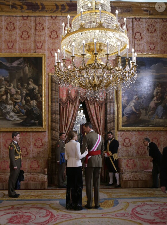 Le roi Felipe VI d'Espagne présidait, avec la reine Letizia, la Pâque militaire au palais du Pardo à Madrid le 6 janvier 2016. Leur entrée officielle dans la nouvelle année.