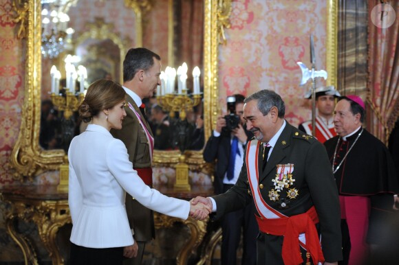 Felipe VI d'Espagne présidait, avec Letizia, la Pâque militaire au palais du Pardo à Madrid le 6 janvier 2016. Leur entrée officielle dans la nouvelle année.