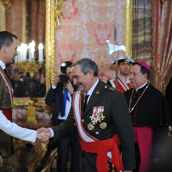 Felipe VI d'Espagne présidait, avec Letizia, la Pâque militaire au palais du Pardo à Madrid le 6 janvier 2016. Leur entrée officielle dans la nouvelle année.