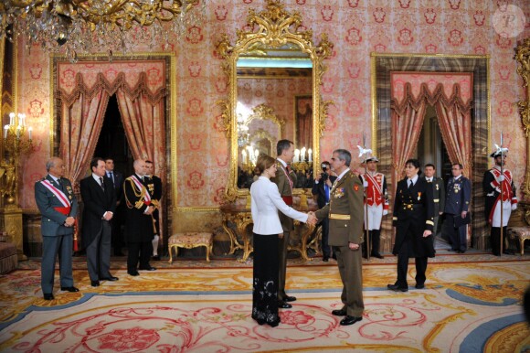 Felipe VI d'Espagne présidait, avec Letizia, la Pâque militaire au palais du Pardo à Madrid le 6 janvier 2016. Leur entrée officielle dans la nouvelle année.