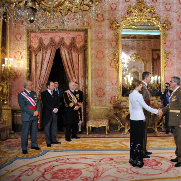 Felipe VI d'Espagne présidait, avec Letizia, la Pâque militaire au palais du Pardo à Madrid le 6 janvier 2016. Leur entrée officielle dans la nouvelle année.