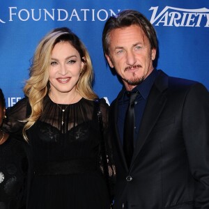 Madonna et Sean Penn - Gala de la fondation de l'acteur pour Haïti, J/P Haitian Relief Organization, à Los Angeles le 9 janvier 2016.