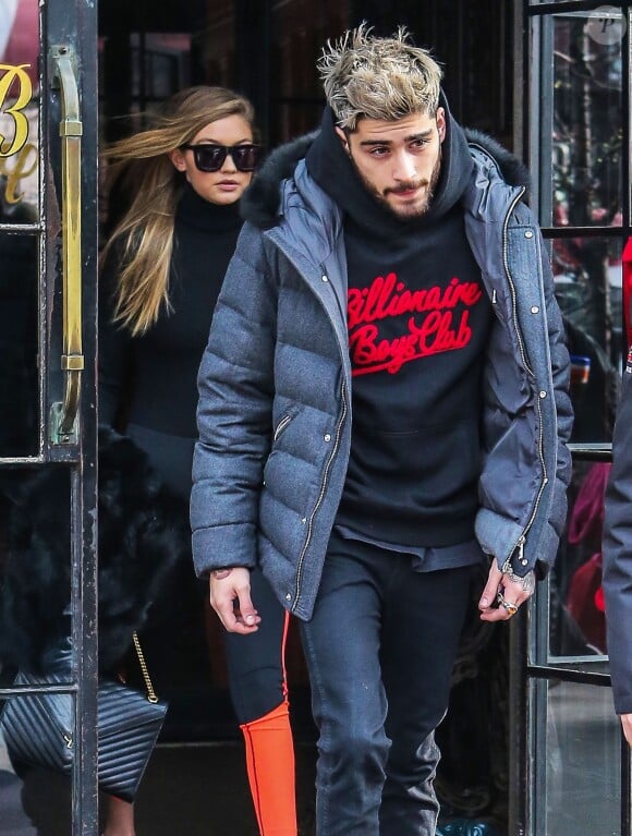 Zayn Malik et sa superbe compagne Gigi Hadid quittent l'hotel Bowery à New York City le 8 janvier 2016.