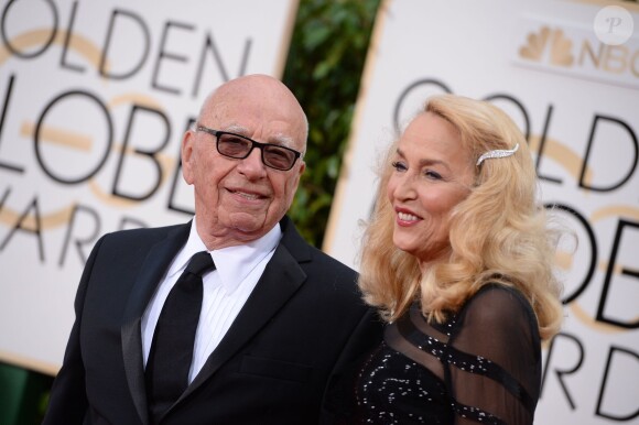 Jerry Hall et Rupert Murdoch sur le tapis rouge des Golden Globe Awards à Beverly Hills, Los Angeles, le 10 janvier 2016.