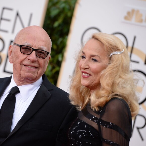 Jerry Hall et Rupert Murdoch sur le tapis rouge des Golden Globe Awards à Beverly Hills, Los Angeles, le 10 janvier 2016.
