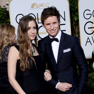 Eddie Redmayne et Hannah Bagshawe enceinte sur le tapis rouge des Golden Globe Awards à Beverly Hills, Los Angeles, le 10 janvier 2016.