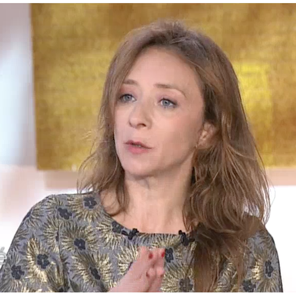 Sylvie Testud dans "Thé ou Café" présenté par Catherine Ceylac, sur France 2 le 9 janvier 2016.