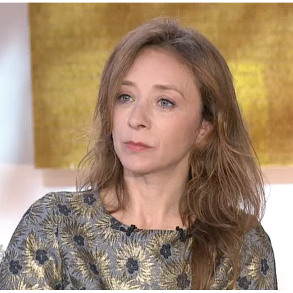 Sylvie Testud dans "Thé ou Café" présenté par Catherine Ceylac, sur France 2 le 9 janvier 2016.