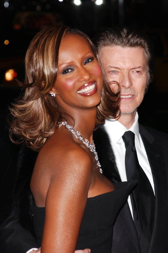David Bowie et sa femme Iman au gala de l'amfAR à New York le 3 février 2003