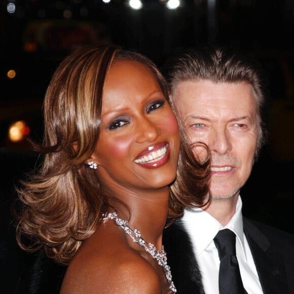 David Bowie et sa femme Iman au gala de l'amfAR à New York le 3 février 2003