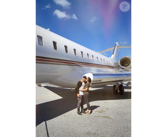 Demi Lovato et son chéri Wilmer Valderrama s'envolent pour St-Barth. Photo postée sur Instagram au mois de décembre 2015.