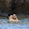 Semi-Exclusif - Demi Lovato et son petit-ami Wilmer Valderrama, très amoureux, se baignent lors de leurs vacances avec des amis à Saint-Barthélemy, le 16 décembre 2015.
