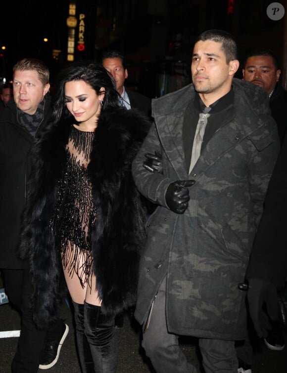 Demi Lovato, Wilmer Valderrama fêtent le nouvel an à Times Square, New York, le 31 décembre 2015