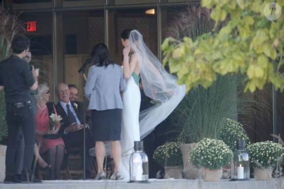 Mariage de l'ancien joueur des New York Rangers Sean Avery et du mannequin Hilary Rhoda au Parrish Art Museum à Water Mill, New York, le 10 octobre 2015.10/10/2015 - New York