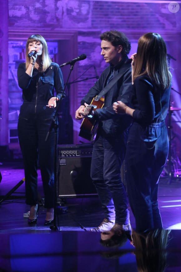 Exclusif - Raphaël et le groupe Brigitte (Aurélie Saada et Sylvie Hoarau) - Enregistrement de l'émission "Du côté de chez Dave", le 9 décembre 2015. L'émission sera diffusée le 17 janvier sur France 3. ©CVS/Bestimage