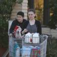 Exclusif - Anna Paquin est sortie sans maquillage pour aller faire des courses dans un supermarché de Santa Barbara, avant de retrouver son mari Stephen Moyer et leurs enfants Poppy et Charlie pour partir en vacances en famille. Le 20 décembre 2015