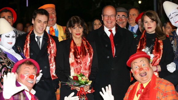 Albert de Monaco enchanté au cirque avec Stéphanie, Louis et Camille ravis