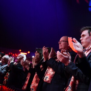 De gauche à droite, la princesse Stéphanie de Monaco, son frère, le prince Albert II, Louis Ducruet, le fils de la princesse Stéphanie et l'acteur français Robert Hossein assistent à la 3eme soirée du 40eme Festival International du Cirque de Monte Carlo, le 16 janvier 2016. ©Eric Mathon / Pool Monaco / Bestimage