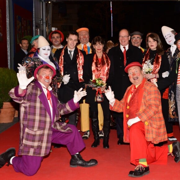 De gauche à droite, Louis Ducruet, sa mère, la princesse Stéphanie de Monaco, son frère, le prince Albert II et Camille Gottlieb, la dernière fille de la Princesse, arrivent pour assister à la 3eme soirée du 40eme Festival International du Cirque de Monte Carlo, le 16 janvier 2016. © Charly Gallo/ Pool Monaco / Bestimage