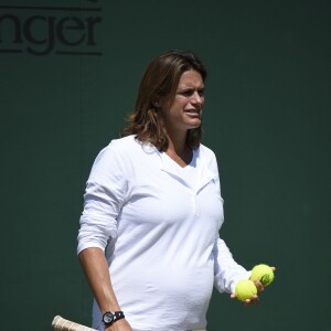 Amélie Mauresmo au tournoi de Wimbledon à Londres, le 9 juillet 2015