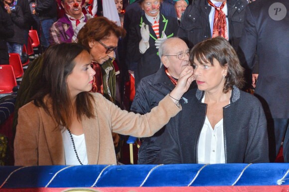 Pauline Ducruet et sa mère la princesse Stéphanie de Monaco lors de la 4e représentation du 40e Festival International du Cirque de Monte-Carlo au chapiteau de Fontvieille à Monaco, le 17 janvier 2016. © Charly Gallo/Pool Monaco/Bestimage