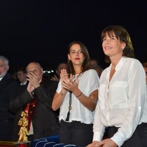 Pauline Ducruet et Stéphanie de Monaco lors de la 4e représentation du 40e Festival International du Cirque de Monte-Carlo au chapiteau de Fontvieille à Monaco, le 17 janvier 2016. © Charly Gallo/Pool Monaco/Bestimage