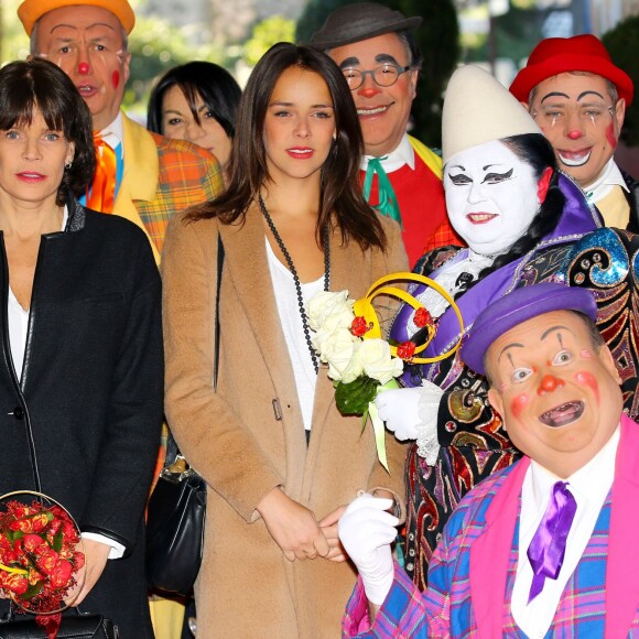 La princesse Stéphanie de Monaco et sa fille Pauline Ducruet arrivent pour assister à la 4e représentation du 40e Festival International du Cirque de Monte-Carlo au chapiteau de Fontvieille à Monaco, le 17 janvier 2016. © Olivier Huitel/Pool Monaco/Bestimage