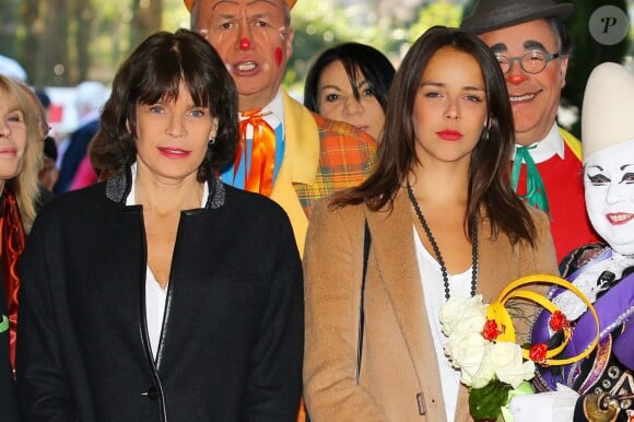 La princesse Stéphanie de Monaco et sa fille Pauline Ducruet arrivent pour assister à la 4e représentation du 40e Festival International du Cirque de Monte-Carlo au chapiteau de Fontvieille à Monaco, le 17 janvier 2016. © Olivier Huitel/Pool Monaco/Bestimage