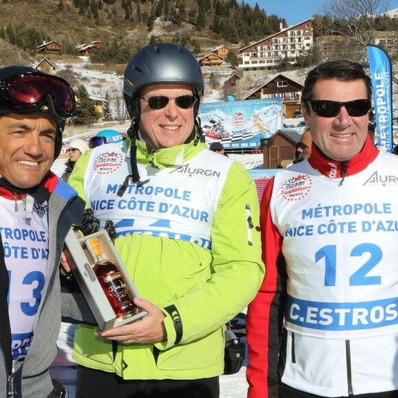 Le prince Emmanuel-Philibert de Savoie,Claudia Chiappucci, le prince Albert II de Monaco et Christian Estrosi - Courses de ski et de kart ( slalom en ski sur la piste du Riou le matin puis pour l'après-midi une course de karting sur glace) "World stars ski event" à Auron au profit de l' A.S. Star team for Children le 16 janvier 2016  World stars ski events organized to benefit A.S. Star Team for Children in Auron on 16/01/2016 with a ski and kart competition16/01/2016 - Auron