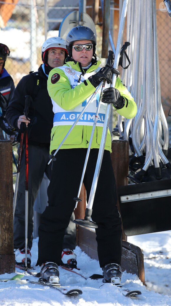 Le prince Albert II de Monaco a participé au World Stars Ski Event au profit de son association AS Star Team for Children le 16 janvier 2016 à Auron.