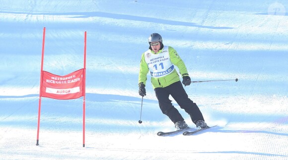 Le prince Albert II de Monaco a participé au World Stars Ski Event au profit de son association AS Star Team for Children le 16 janvier 2016 à Auron.