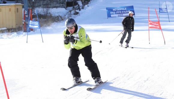 Le prince Albert II de Monaco a participé au World Stars Ski Event au profit de son association AS Star Team for Children le 16 janvier 2016 à Auron.