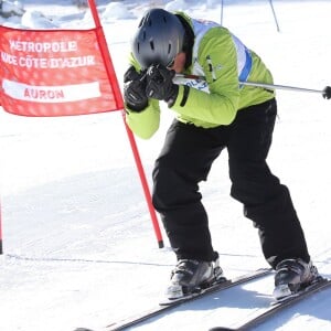 Le prince Albert II de Monaco a participé au World Stars Ski Event au profit de son association AS Star Team for Children le 16 janvier 2016 à Auron.