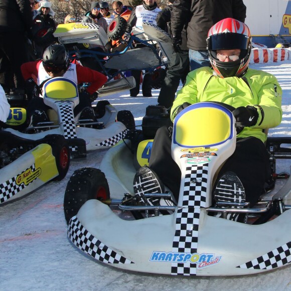 Le prince Albert II de Monaco en kart - World Stars Ski Event au profit de l'association AS Star Team for Children le 16 janvier 2016 à Auron.