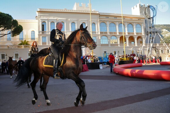 La princesse Stéphanie de Monaco était ravie de pouvoir proposer au public l'Open Air Circus Show, une parade et une réprésentation de cirque gratuite dans la ville, à Monaco le 16 janvier 2016, pour fêter les 40 ans du Festival International du Cirque de Monte-Carlo. © Bruno Bebert / Bestimage