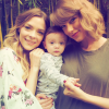 Jaime King célèbre les six mois de son fils Leo Thames aux côtés de sa marraine, la chanteuse Taylor Swift. Photo publiée sur Instagram, le 17 janvier 2016.