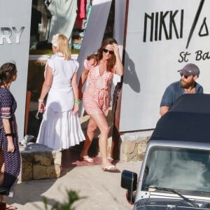 Pippa Middleton sort du Nikki Beach avec son frère James Middleton à Saint-Barthélemy, le 3 janvier 2016.