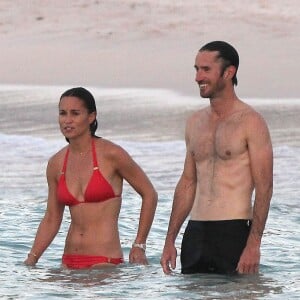 Exclusif - Pippa Middleton avec son ami James Matthews en vacances à Saint-Barthélemy, sur la plage de l'Eden Rock, le 22 août 2015.