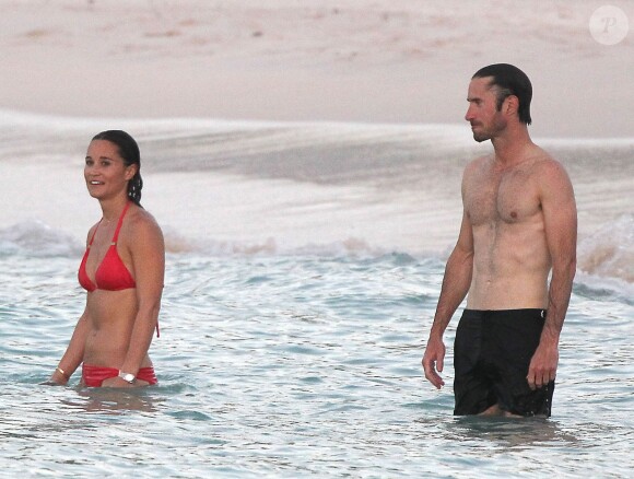 Exclusif - Pippa Middleton avec son ami James Matthews en vacances à Saint-Barthélemy, sur la plage de l'Eden Rock, le 22 août 2015.
