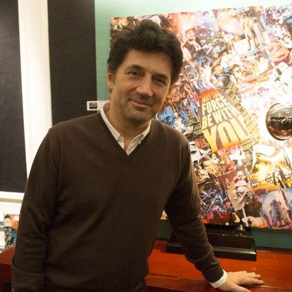 Bruno Madinier, lors de la soirée de clôture de l'exposition d'Anne Mondy, Accords Croisés by Papertorn, au Dedar Showroom à Paris, en décembre 2015.