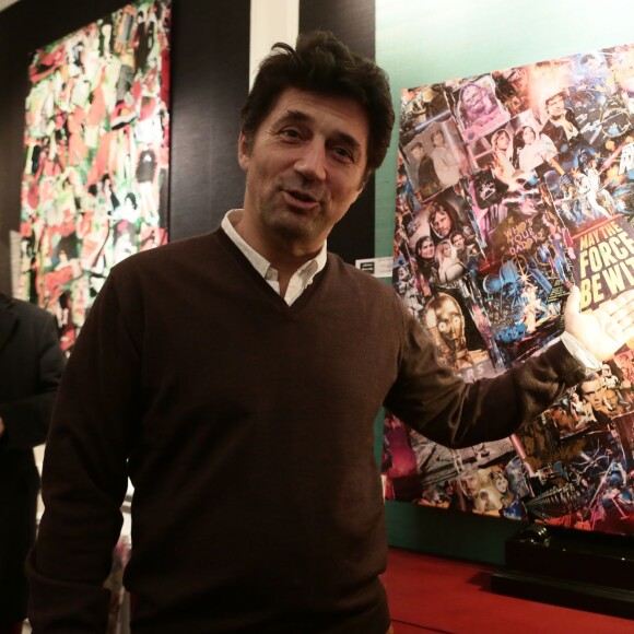 Bruno Madinier, lors de la soirée de clôture de l'exposition d'Anne Mondy, Accords Croisés by Papertorn, au Dedar Showroom à Paris, en décembre 2015.