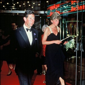 Lady Diana et le prince Charles lors de la première du film Backdraft en juillet 1991. Le couple a pu rencontrer la star du film de Ron Howard, Kurt Russell, qui a invité la princesse dans son ranch du Colorado.