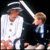 Lady Di et les princes Harry et William à Londres en août 1995 lors de commémorations.